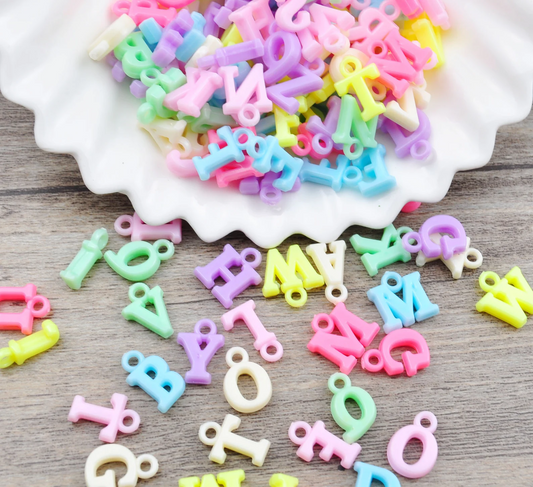40pcs Acrylic Alphabets Charms, Multicolor Plastic Acrylic Letter Alphabet Beads