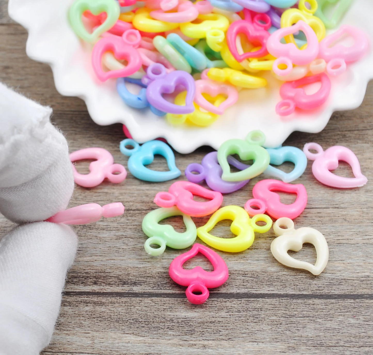 30pcs Plastic Heart Charms, 20mm Pastel Heart Outline Charms