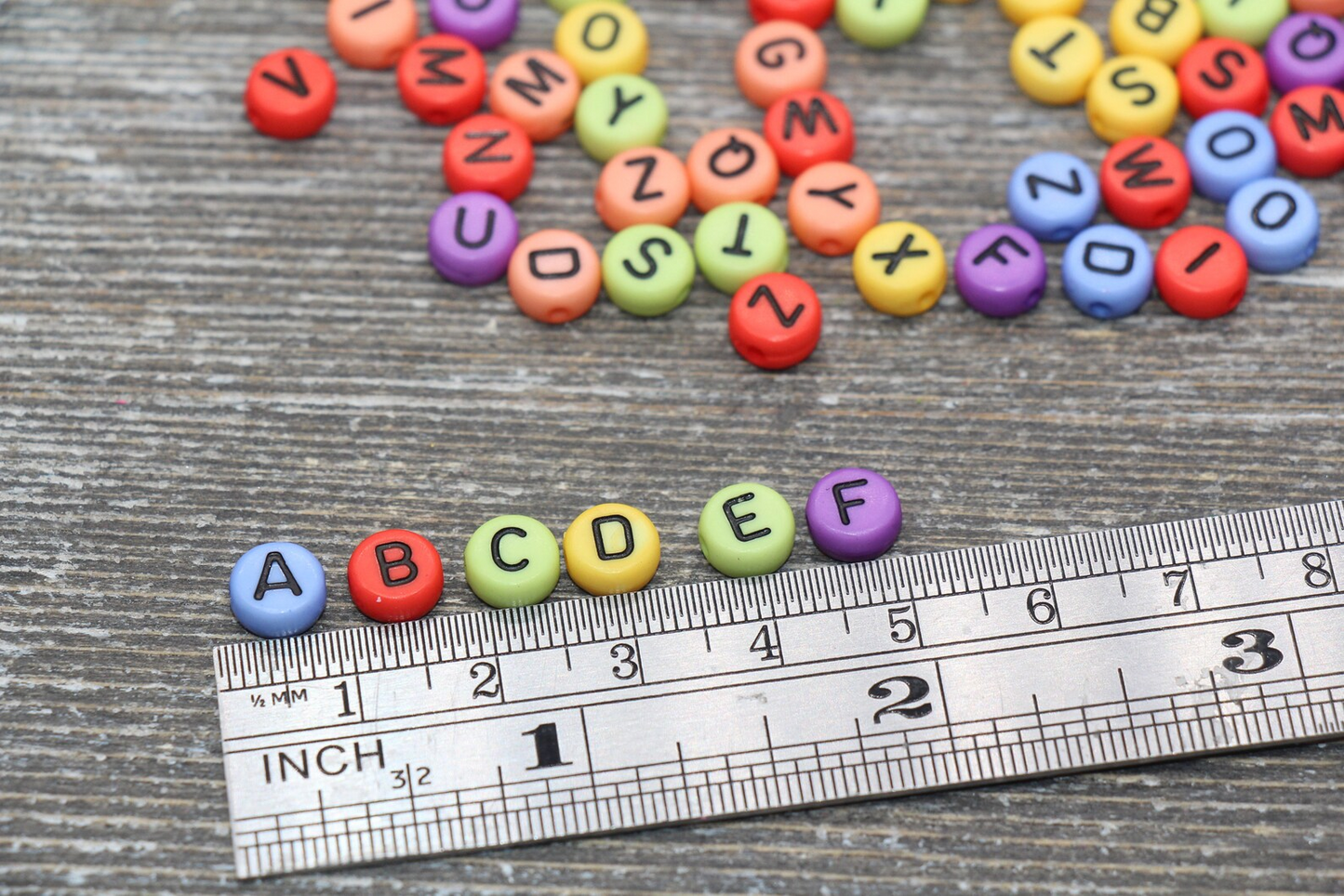 100pcs Mixed Multicolor Coin Round Shaped Beads with Black Alphabet