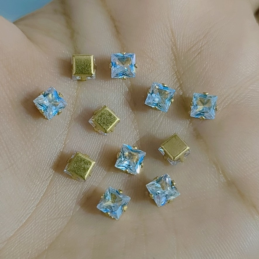 Golden Background Three-dimensional Square White Bare Stone, Simple and Shiny Artificial Faux Gemstone Suitable for Making DIY Earrings, Necklaces, Bracelets, Nail Art