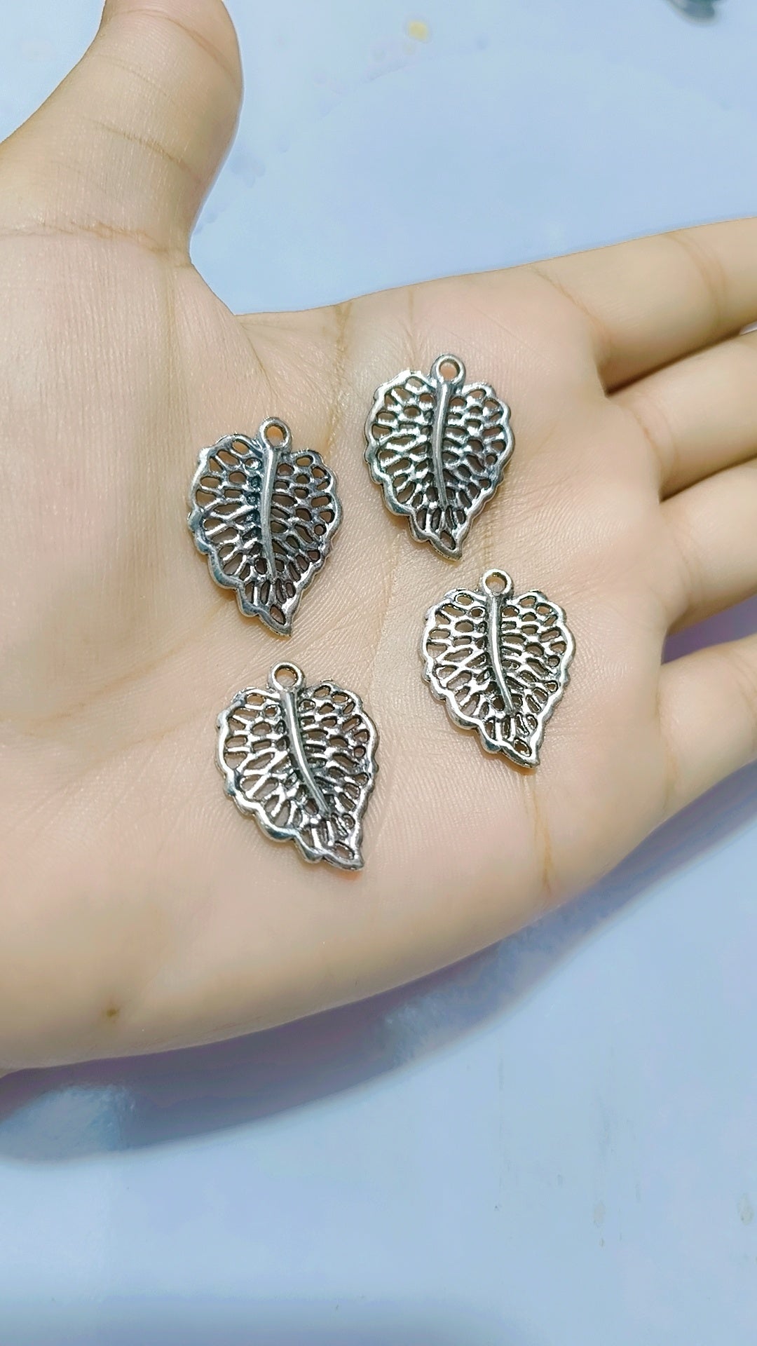 Pandent leave charms