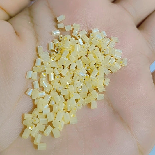 3Mm pale yellow Glass Seed Beads, Glass Loose Beads Spacer Beads, Suitable for Handmade Bracelets, Necklaces, Anklets, Making Hair Additions, Ornaments Handicrafts, Suitable for Charm Bracelet Pendants