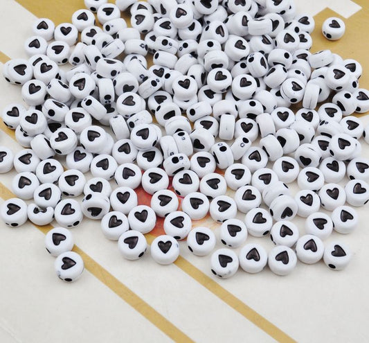 100 pcs heart acrylic beads