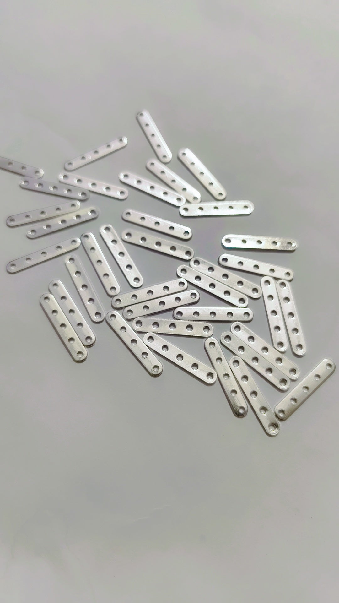 40pcs Alloy Earring (5 Hole) Claw Patti, Hole Beads Charms Connector DIY
