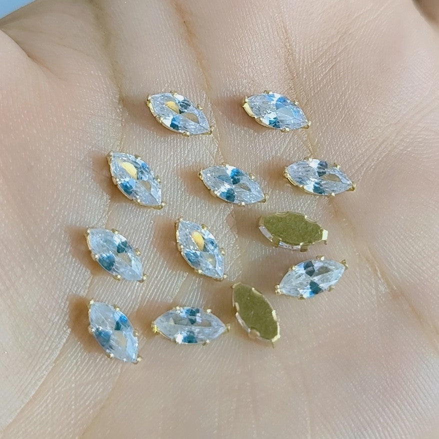 Golden Hollow Horse Eye Shaped 3D Zirconia Bare Stone, Fashionable Jewelry Additions, Used for Handmade Crafts, Bracelets, Necklaces, Earrings, And Nail Decoration Christmas, Valentine'S Day, Jewelry Additions