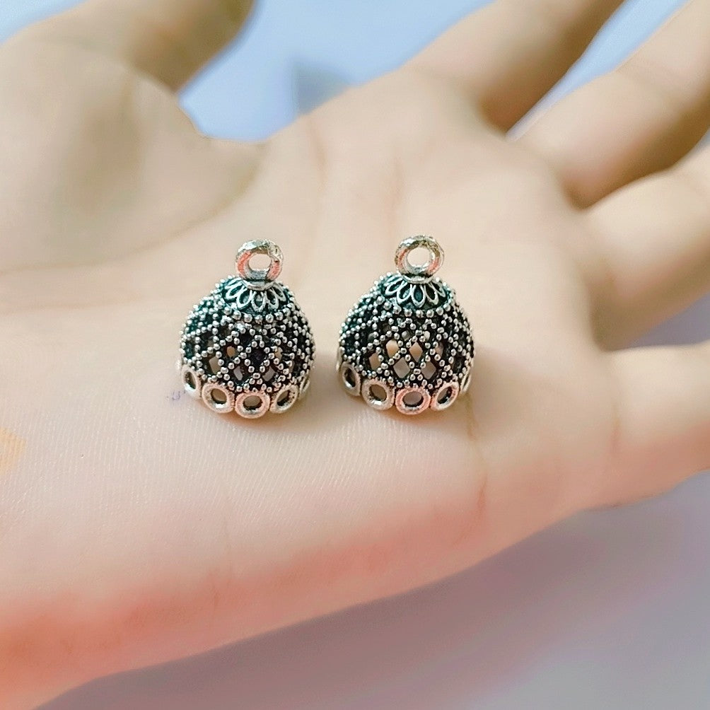 Small Silver Oxidised Jhumka Base
Oxidised Finish, Dome Shape, Filigree Design, Jewellery Making, Round Base