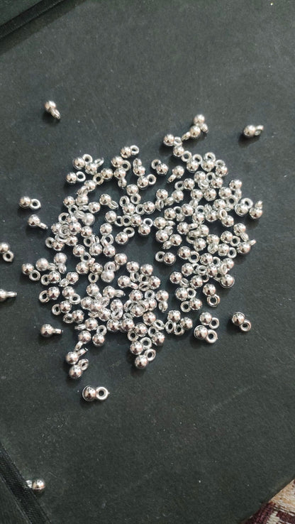 Plastic L'Oréal beads